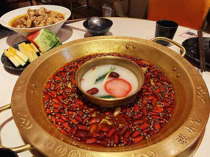 观小官美蛙鱼头(银泰城店)-"[薄荷]环境:环境干净整洁「美蛙」牛.