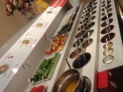 自助调料区-海底捞火锅(奥体南路店)