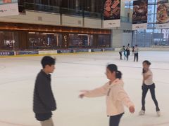 -冰纷万象滑冰场(深圳万象城店)