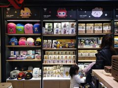 -泡泡玛特POPMART(杭州乐堤港店)