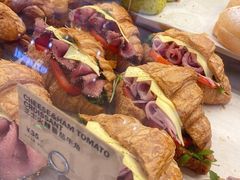芝士火腿番茄牛角-PAPER STONE BAKERY(天汇广场店)