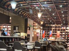 -钟书阁(松江泰晤士小镇店)