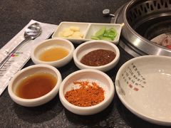 -草家酱蟹炭火烤肉店(珲春南路一店)