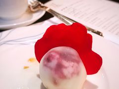 蓝莓雪媚娘-广州文华东方酒店·江-由辉师傅主理