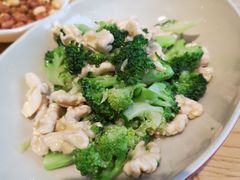 西蓝花拌桃仁-赤宴·川菜(玉林店)