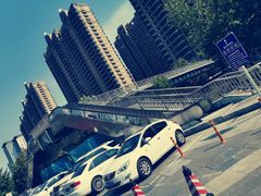 周边环境-星巴克(郑州曼哈顿广场店)