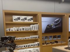 -DJI大疆(深圳华强北曼哈授权体验店)