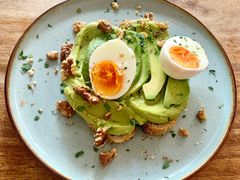 牛油果煮蛋吐司-RAC BAR(安福路店)