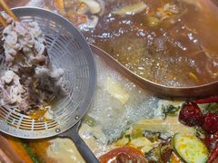 -洱火云南酸菜牛肉火锅(石景山当代商城店)