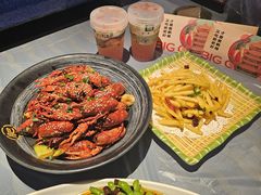 -肥肥虾庄·金牌油焖大虾(杨园滨江时代walk店)