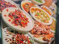 -冰冰龙虾·江湖菜·花园江景餐厅