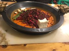 -黄潇洒老火锅(九眼桥宏济巷店)