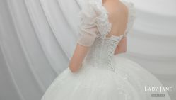 -Lady  Jane高端婚纱礼服馆