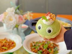 -阿瓦山寨·湘菜现炒·剁椒鱼头王(咸阳总店)