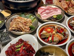 -草家酱蟹炭火烤肉店(珲春南路一店)