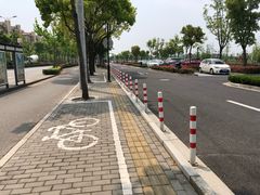 -新城公园-停车场