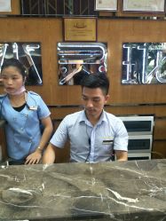 -水灵珑美容造型中心