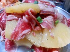 菠萝拌牛肉-马路牙子烧烤音乐酒馆(望京店)