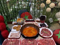 -毛辣果·贵州红酸汤牛肉火锅(西单店)