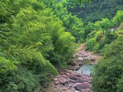 -安吉龙王山峡谷漂流
