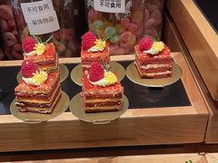 -雍容荟帝王蟹活龙虾展台自助(IFS黑金店)