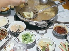 -乡土黄·鲜牛肉火锅·小龙虾(兴业街店)