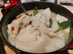 酸汤鱼-小大董·烤鸭(观景餐厅·南京西路店)