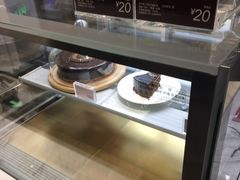 面包甜点陈列柜-GODIVA(王府井apm店)