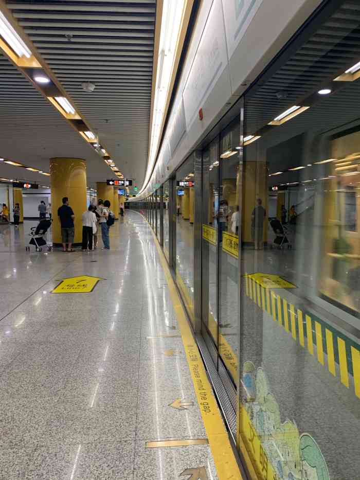 龙华中路地铁站-"来去匆忙没有拍照,龙华中路有七号线个十二..."-大众