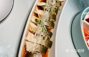 Ancient Method Steamed Huangshan White Carp