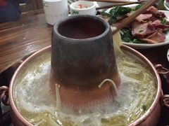 -撮一顿纳西铜火锅