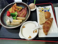 -上海滴水湖皇冠假日酒店