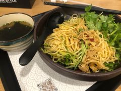 蟹黄拌面-和府捞面(东直门银座店)