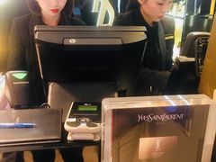 -SAINT LAURENT(海港城店)