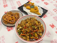 -堂瓦里·33年传统赣菜(第一街区店)