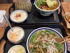 -云阿蛮云南生烫牛肉米线(奉贤路店)