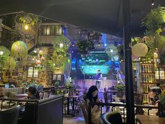 -临界音乐酒馆·小龙虾·江湖菜(华熙LIVE·鱼洞店)