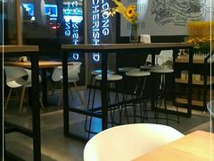 大堂-龙治汉堡(中华城店)
