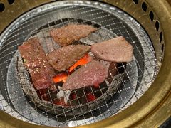 -山川小町·极番烧肉(新地假日广场店)