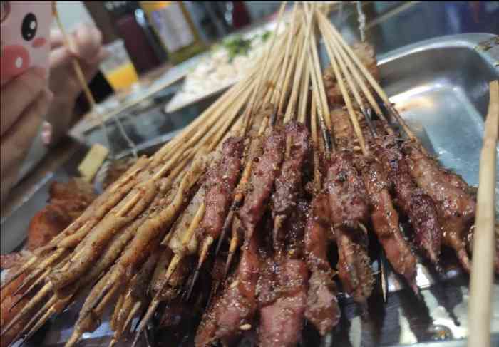 红满天烧烤(怡馨家园店)-"最开始在团购秒杀上看到的一家店铺,而且之.