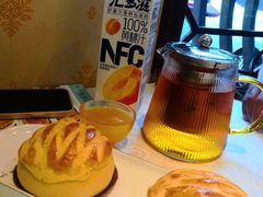 酥皮菠萝包-粤秀小厨·广式早茶(辽宁路店)