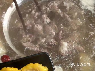 这家店现切现涮的牛肉潮汕风味好地道!