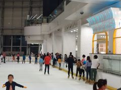 -冰纷万象滑冰场(深圳万象城店)