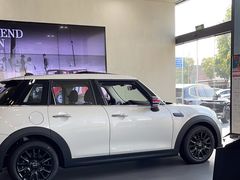-上海宝诚中环BMW·MINI4S店