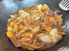 -粘豆包柴火铁锅炖