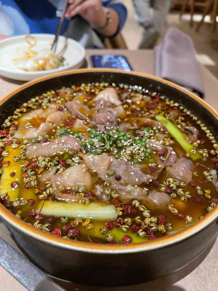 糖水川菜(朝阳大悦城店)-"[薄荷]环境:92先去等位 省去了排队.