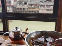 -临江餐馆二楼美食部落