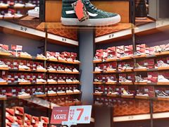 -王府井奥莱临潼小镇(临潼店)