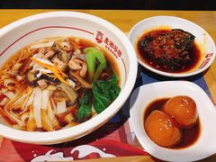 -呷佬·长沙手工米粉(金沙江路店)