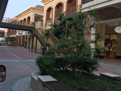 -王府井奥莱临潼小镇(临潼店)